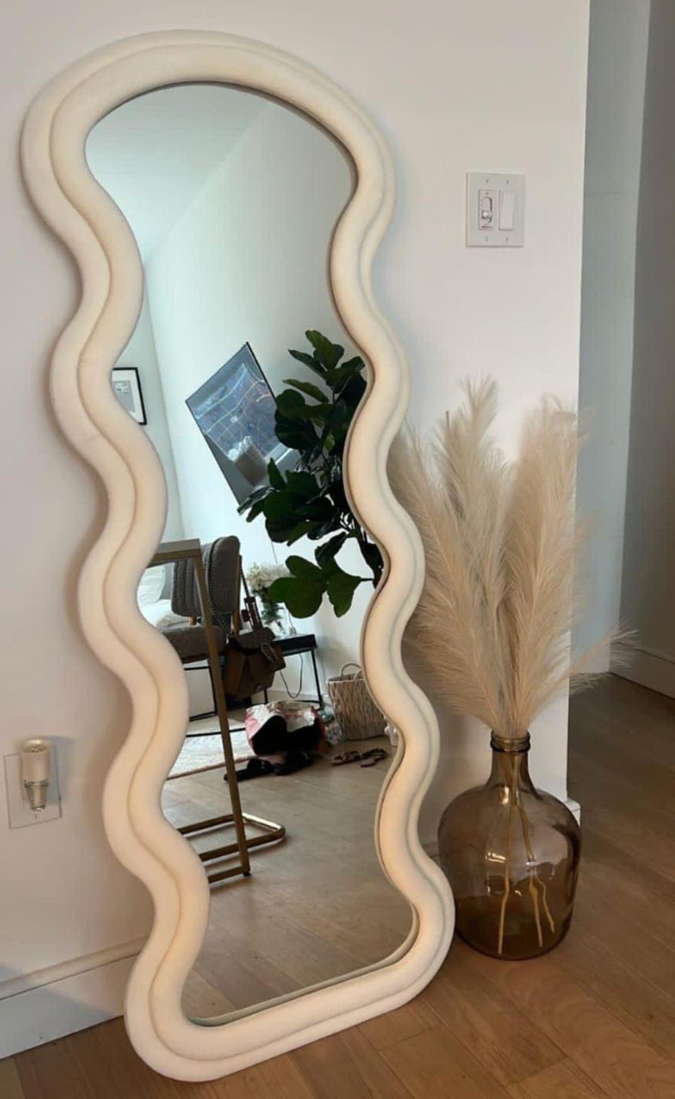 Ripple Design Standing Mirror Off-White